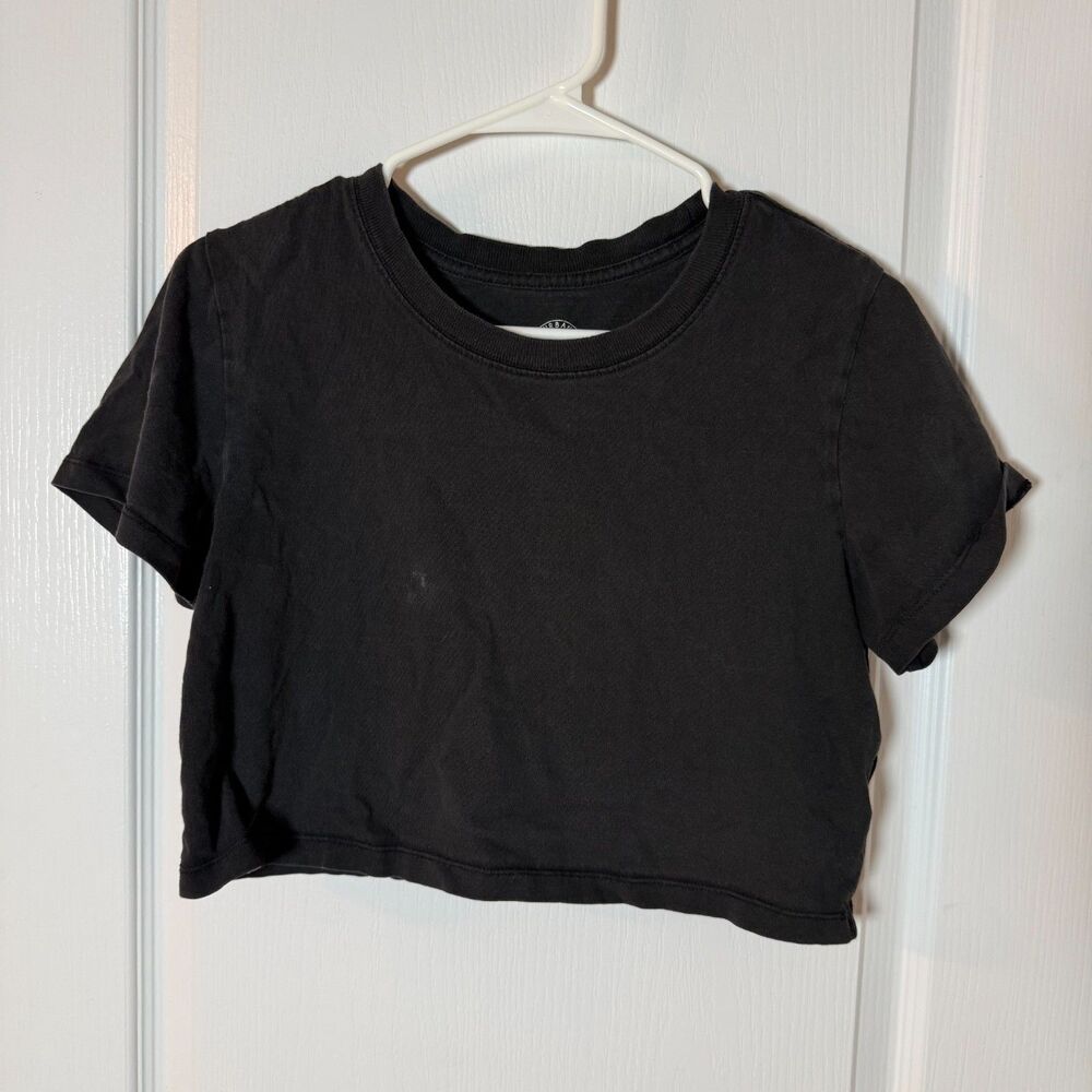 Urban Outfitters Black Boxy Cropped Short Sleeve Tee M Minimal Basic